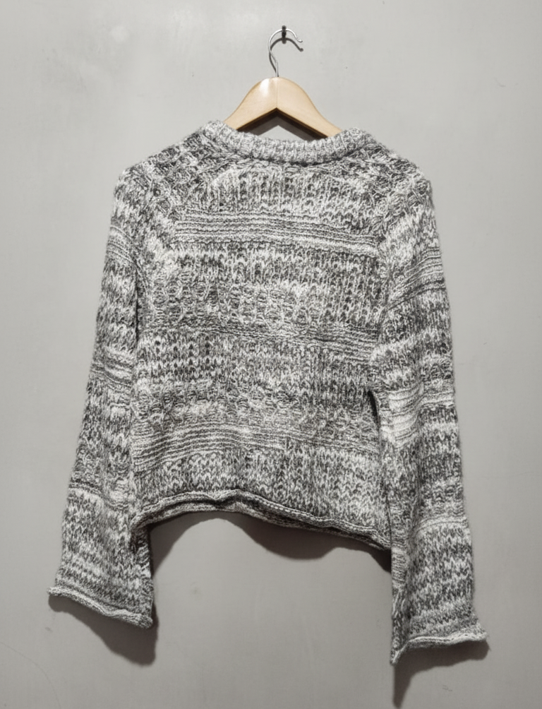 Universal Thread Women's Size S Gray White & Gray Knit Design Crew Neck W-20/ L-22