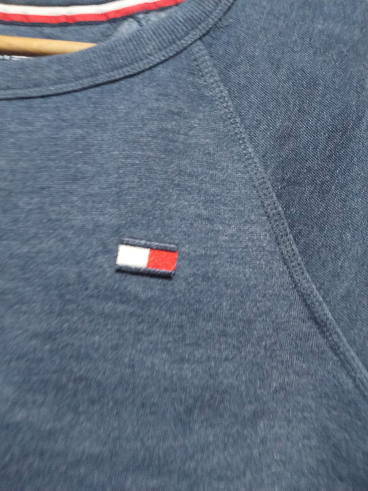 Tommy Hilfiger Sweatshirt W-20 / L-22.5