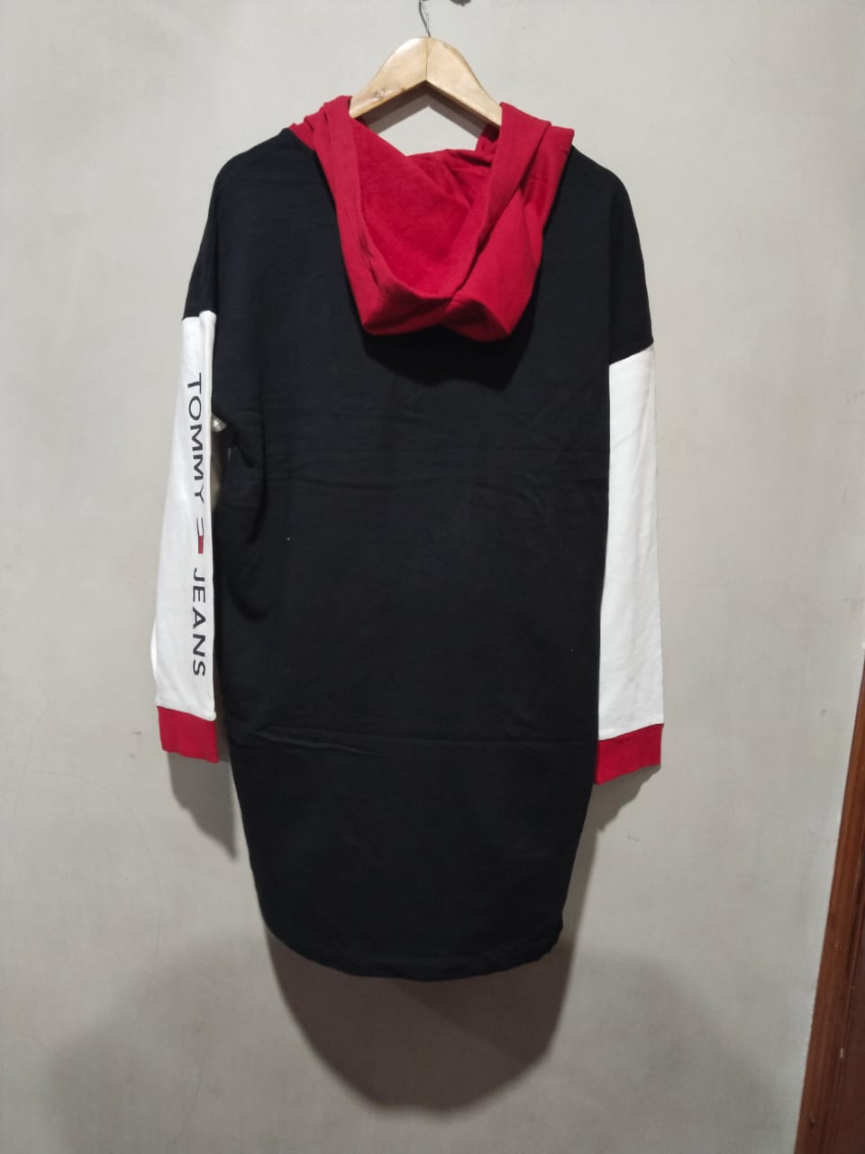 Women's Tommy Life Sweatshirt Hoodie W-22.5 / L-34