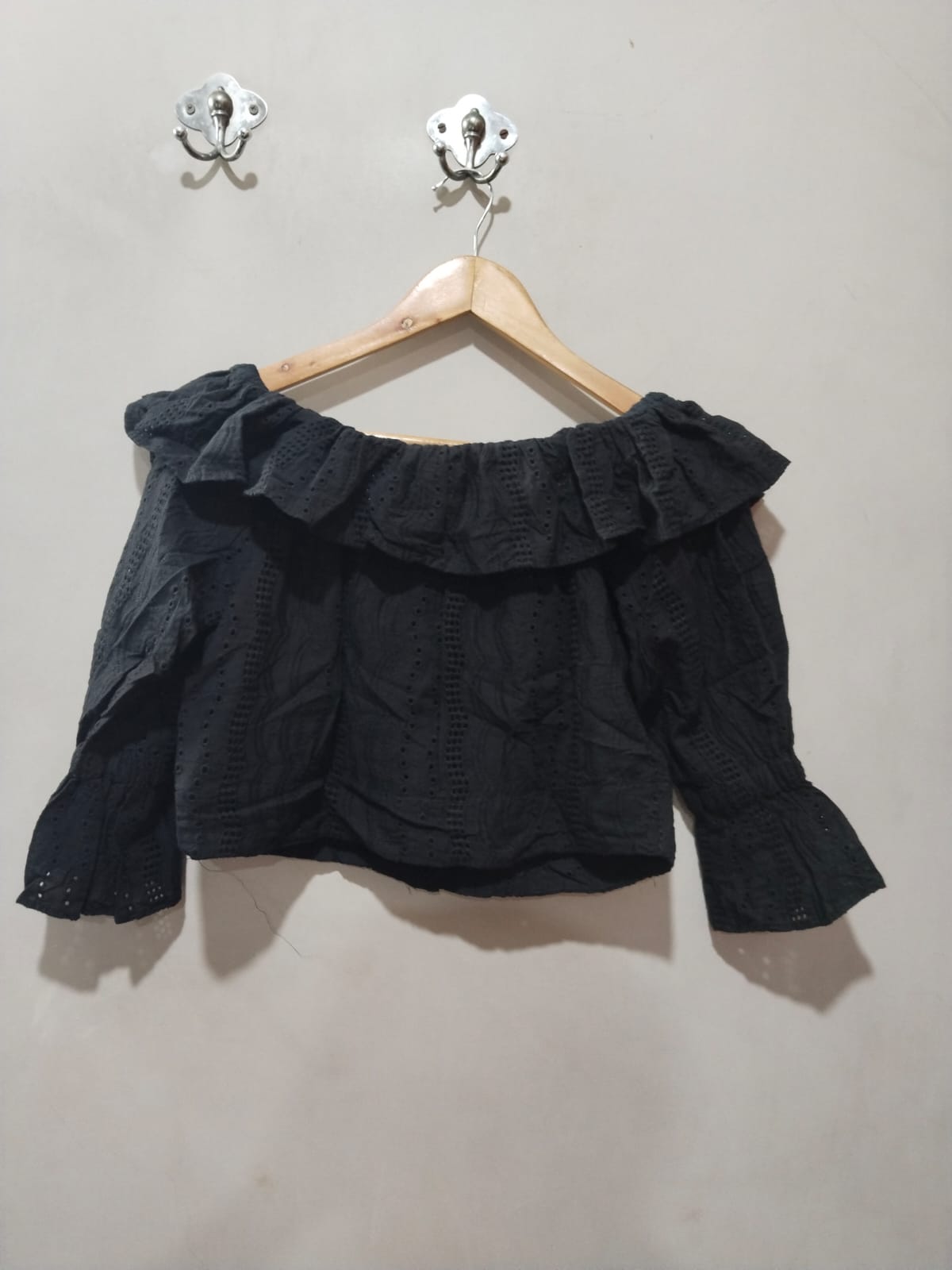 TOP SHOP Black Ruffle-Sleeve Off-The-Shoulder Blouse