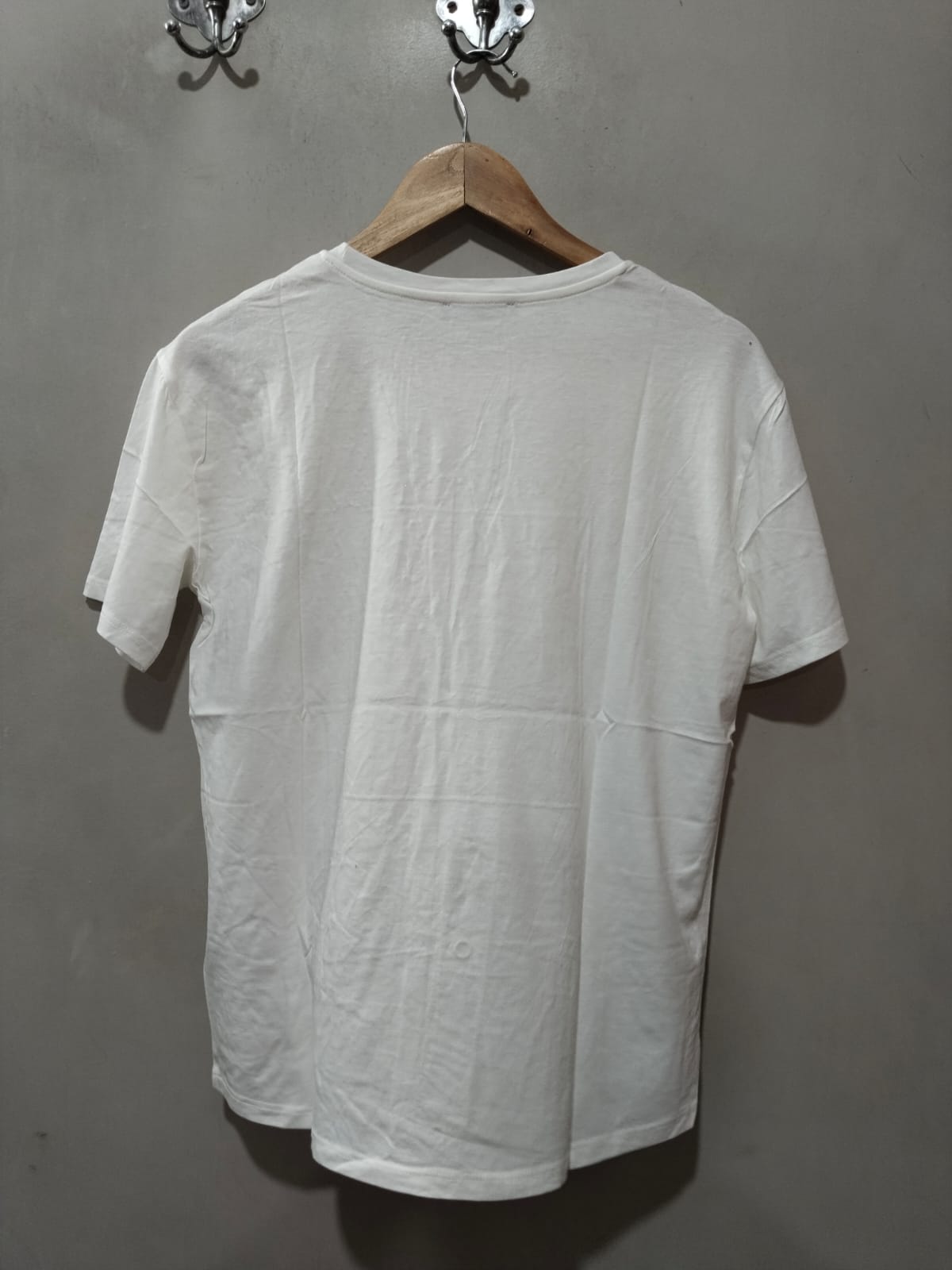 M&S White T-Shirt ith A Floral Graphic Print