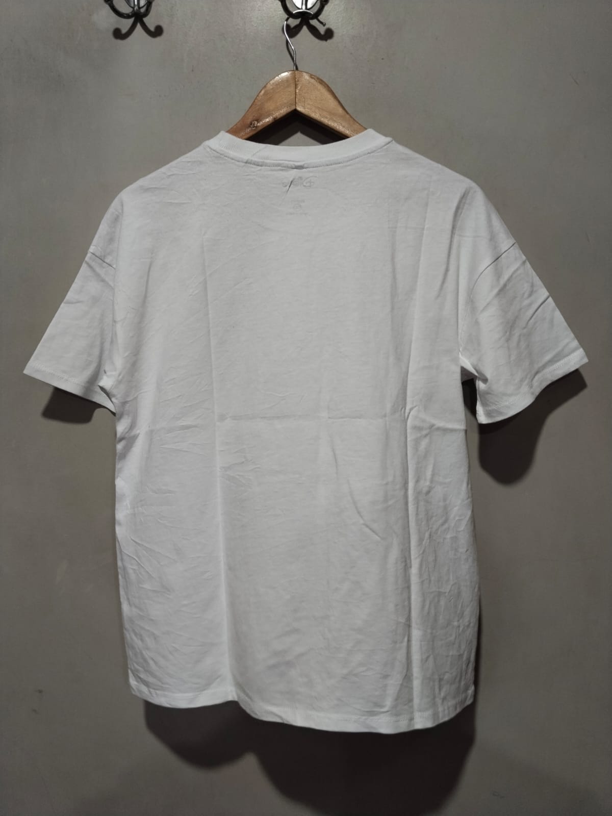 New Disney | M |Bust 20 |White|Sequined T-shirt