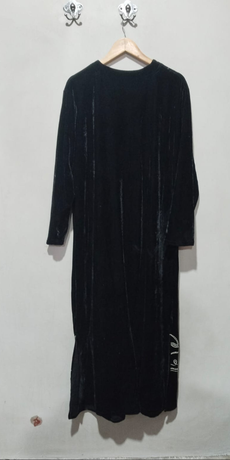 HUANG SHI |XL|Bust 23|Velvet Long Sleeve Abaya with Intricate Gold Embroidery