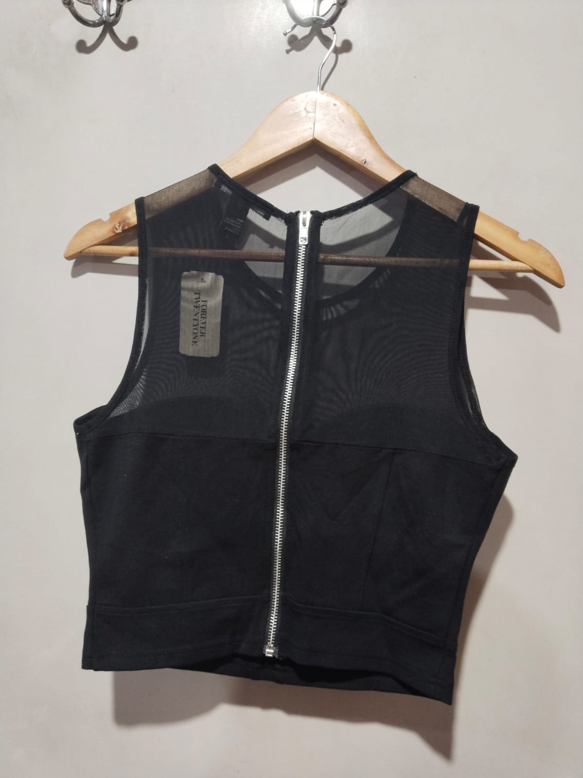 FOREVER21|M|Bust 14|Black Mesh Sports Bra/Crop Top