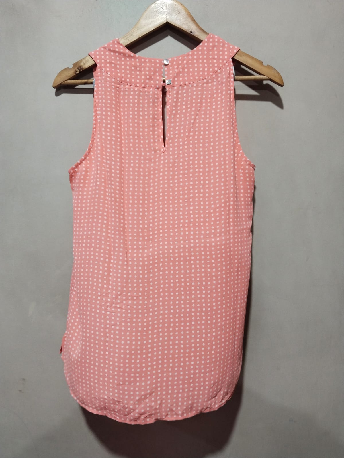 DANIEL RAINN|M|BUST 16|Pink & White Polka Dot Printed V-Neck Sleeveless Top