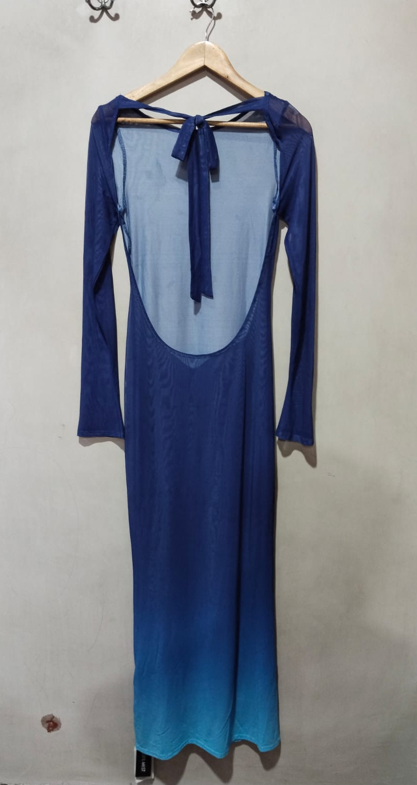 TIGER MIST|S|BUST 15|Blue Ombre Backless Cutout Maxi Dress