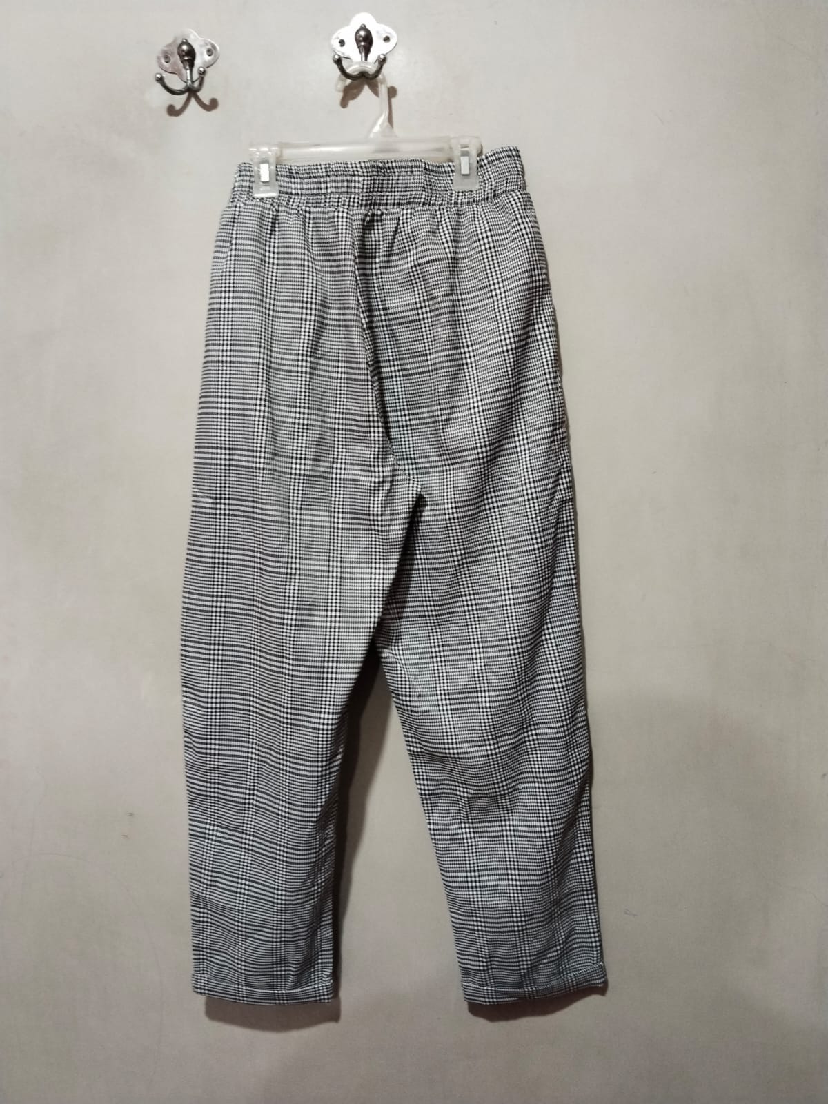 A&H|M|WAIST 30| GREY PLAID ELASTIC WAIST TROUSERS