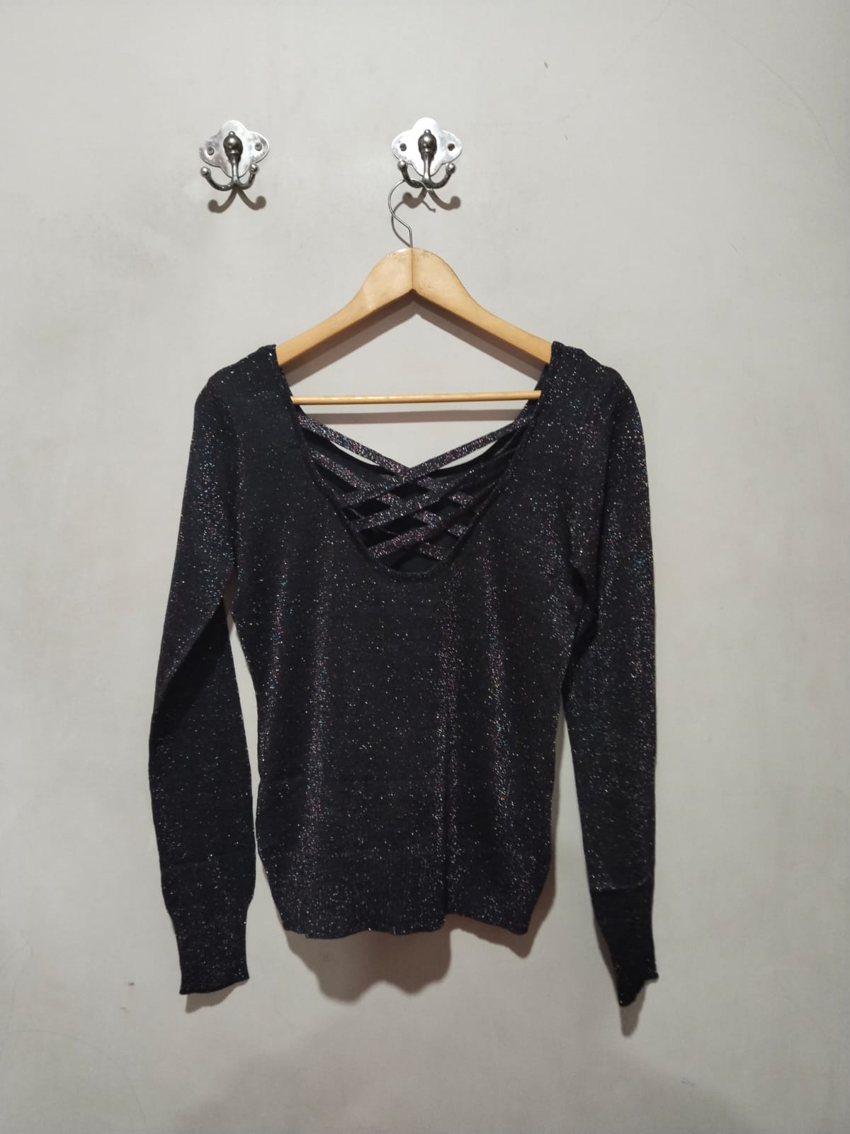 ALMOST FAMOUS|XL|BUST 18|Black Metallic Knit Long-Sleeve Blouse
