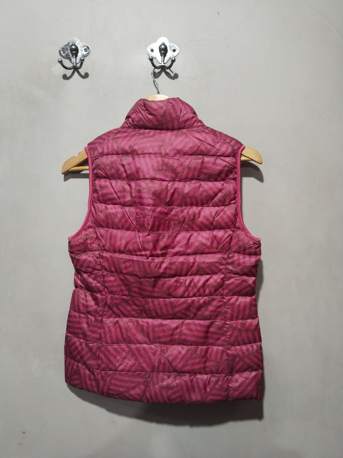 UNIQLO SPRZNY|S|BUST 17| Ultra Light Down Vest in Pink