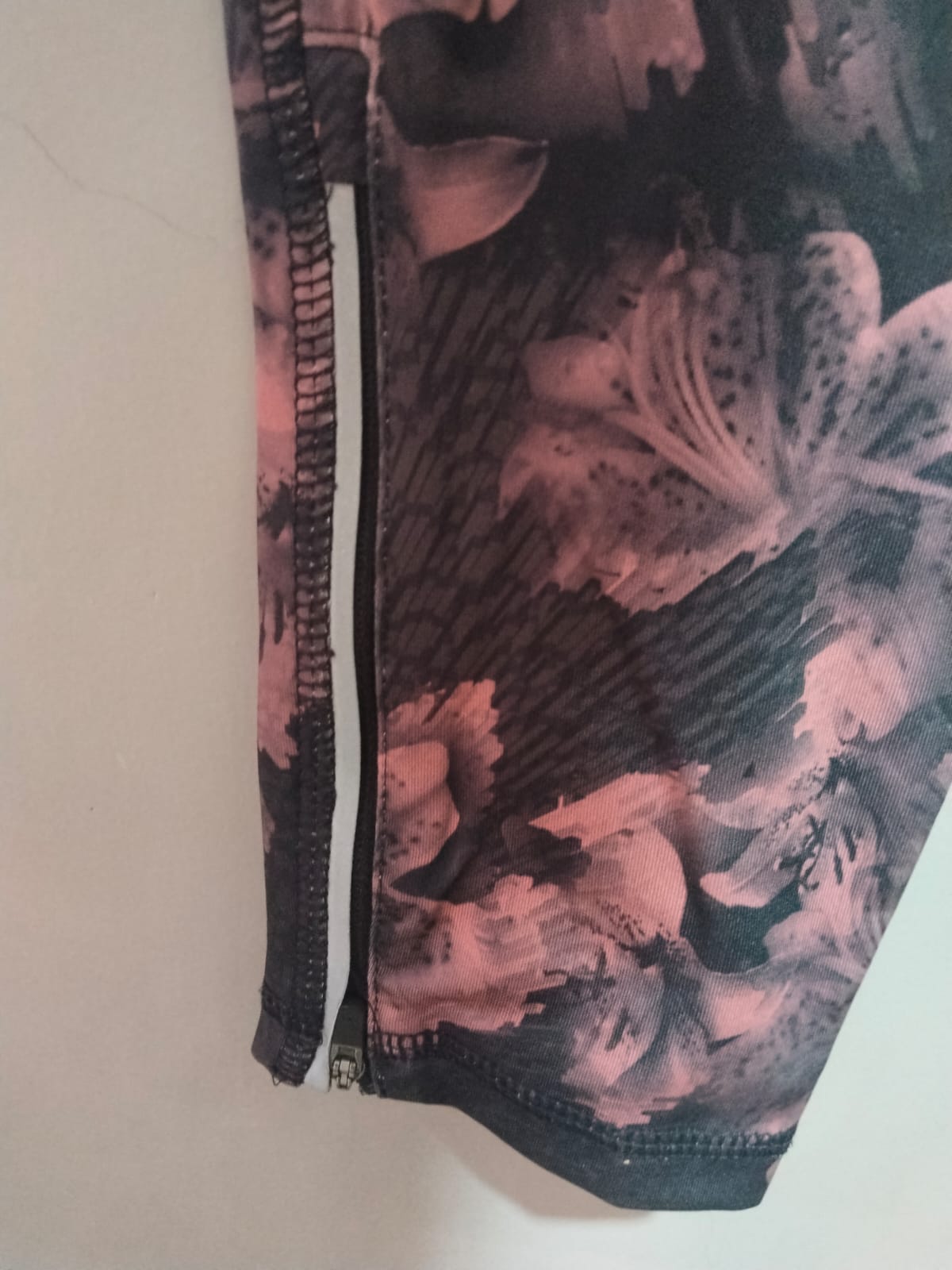 CRIVIT|S|WAIST 26|Black and Pink Floral Print High-Waisted Athletic Leggings