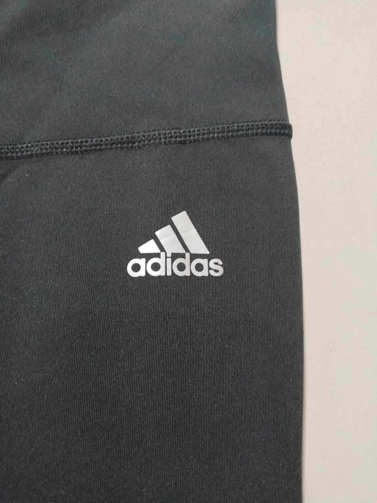 ADIDAS|XS|WAIST 24|Women's Believe This 3 Stripe 3/4 Tight Capri