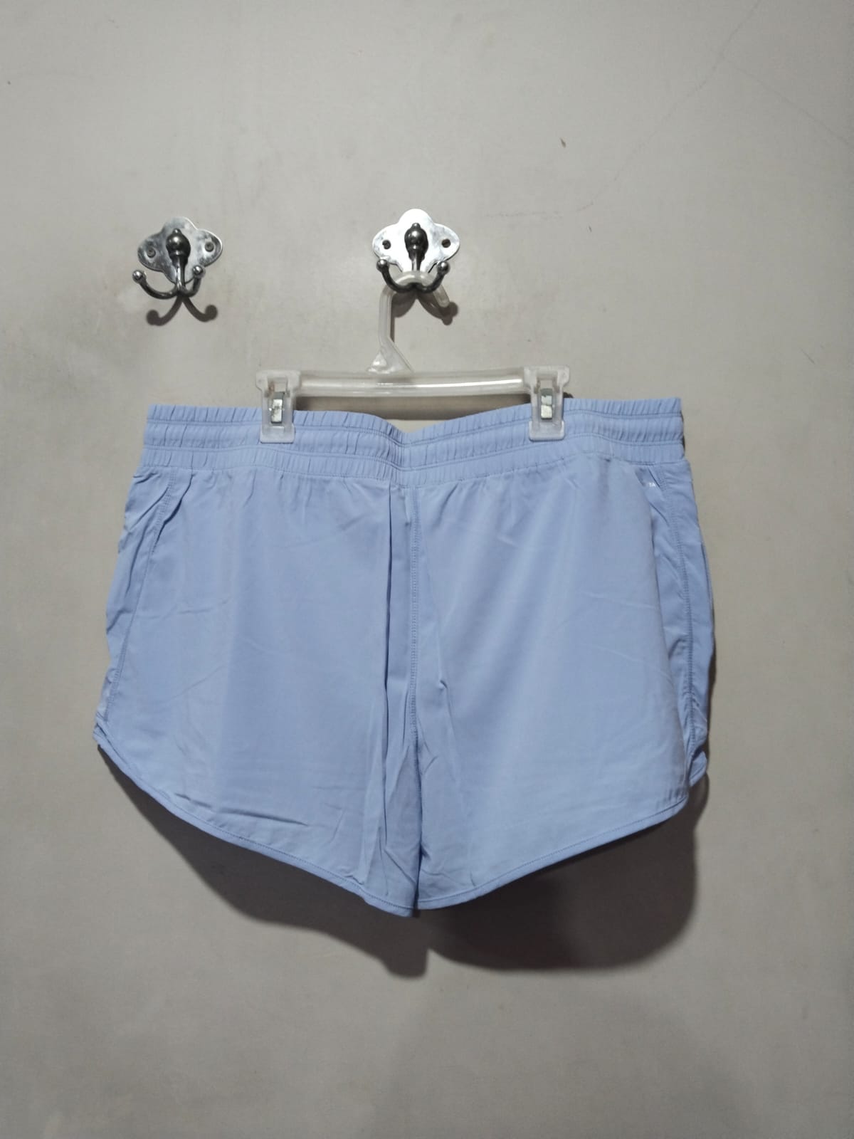 MONDETTA|XL|WAIST 36|Women's Performance Luxury Shorts Light Blue
