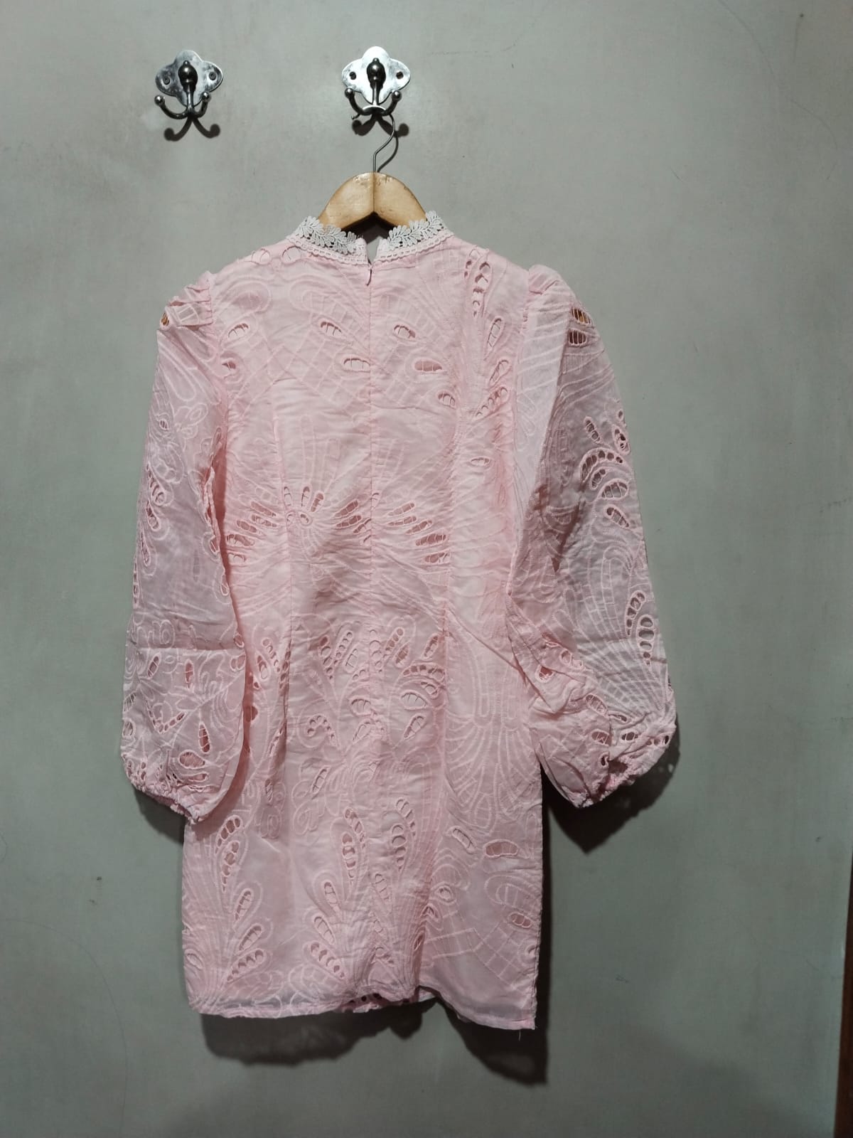 WHO I AM|M|BUST 16|INK BRODERIE ANGLAISE PUFF SLEEVE MINI DRESS