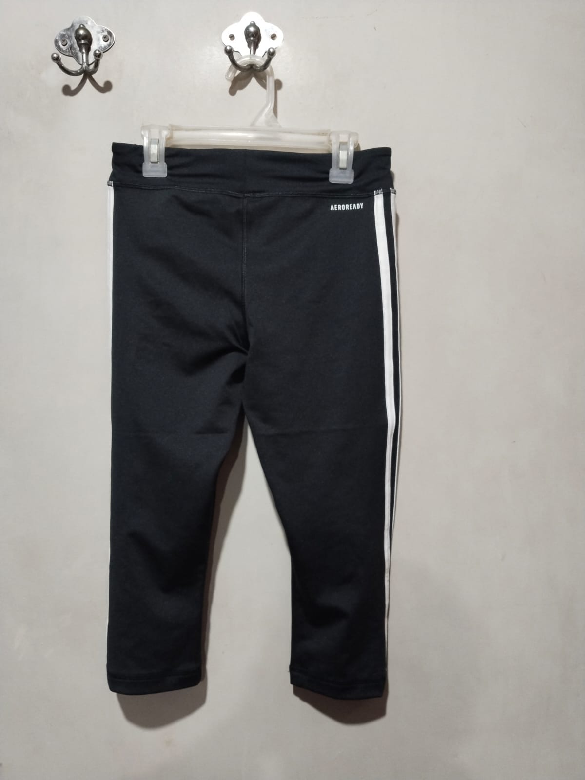 ADIDAS|S|WAIST 26|ESSENTIALS 3-STRIPES 3/4 CAPRI LEGGINGS