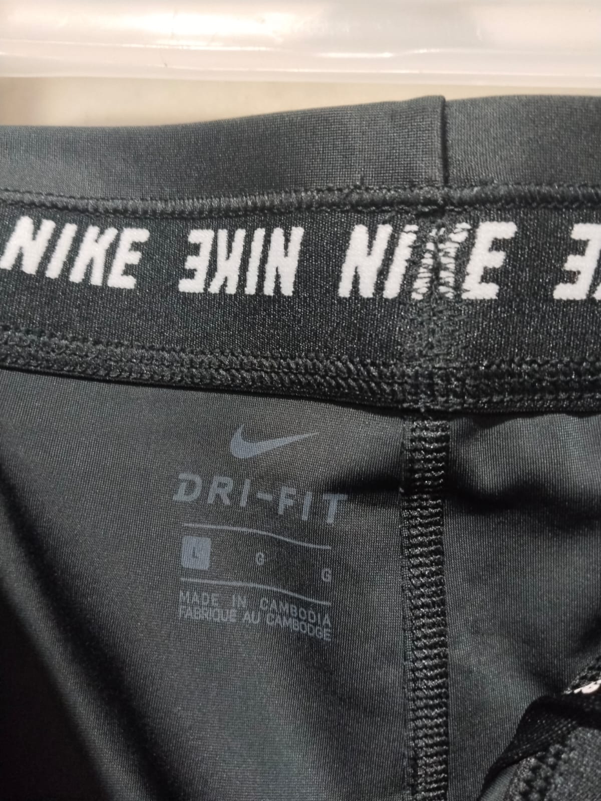 NIKE DRIFIT|M/L|WAIST|BLACK CAPRI LEGGINGS