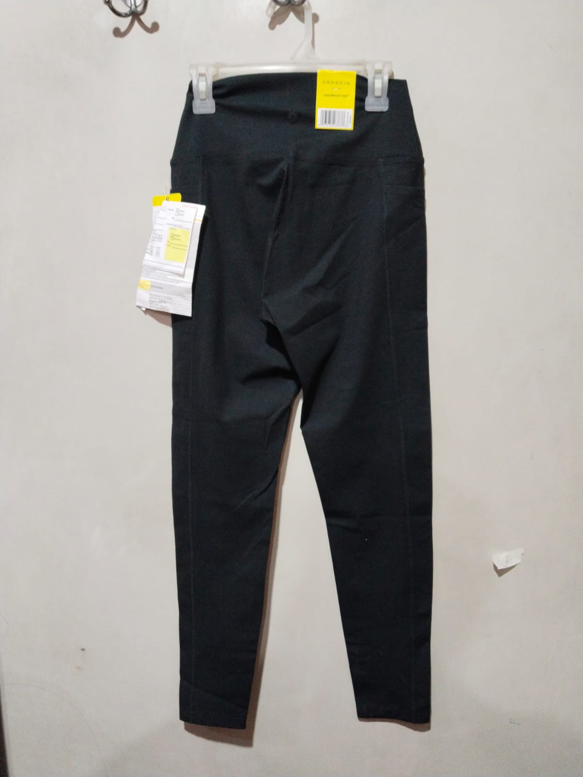 DANSKIN|S|WAIST 24|Black Athletic Leggings with Side Pockets