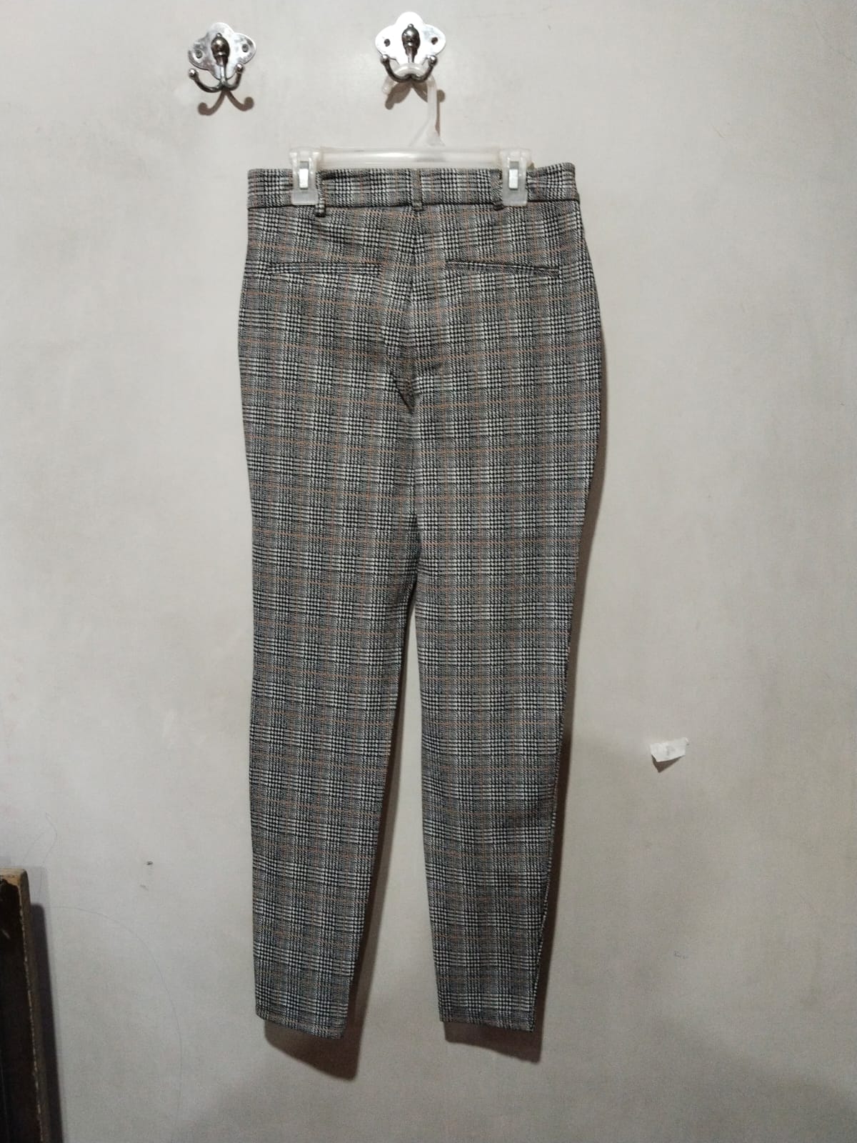 DOROTHY PERKINS |M| WAIST 28| C7| Grey Plaid Ankle Pants