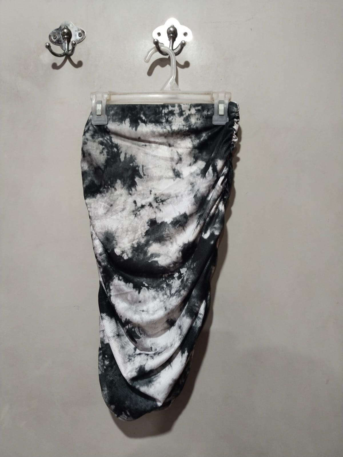 PRETTY LITTLE THINGS|S/M|Black and White Tie-Dye Skirt Set