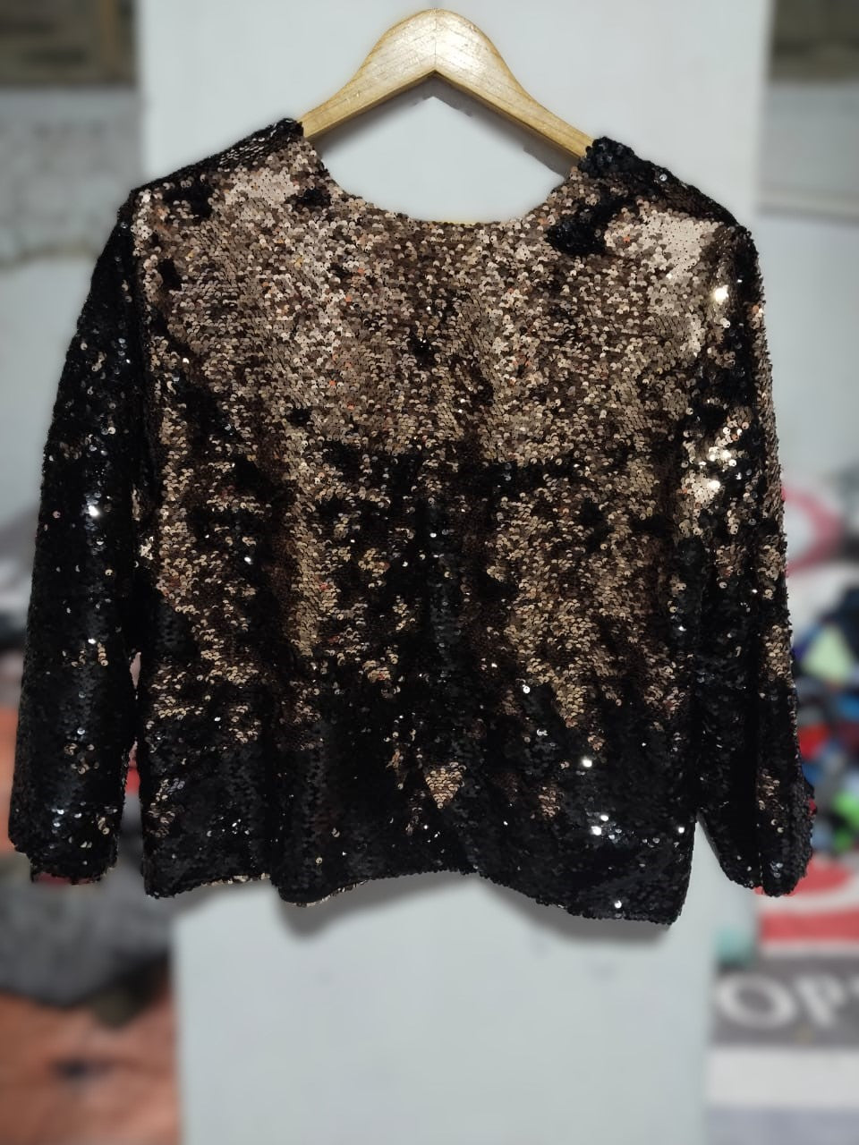 TORRID|FREE SIZE| BLACK AND GOLD TWO-TONE SEQUIN DRAPE OPEN-FRONT JACKET