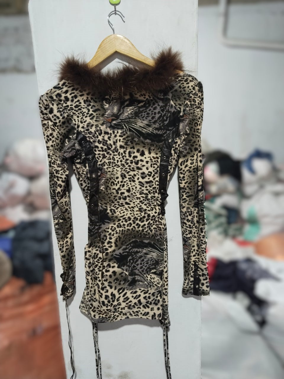 ALEXO|S|BUST 15|LEOPARD PRINT FAUX FUR TRIM MINI DRESS