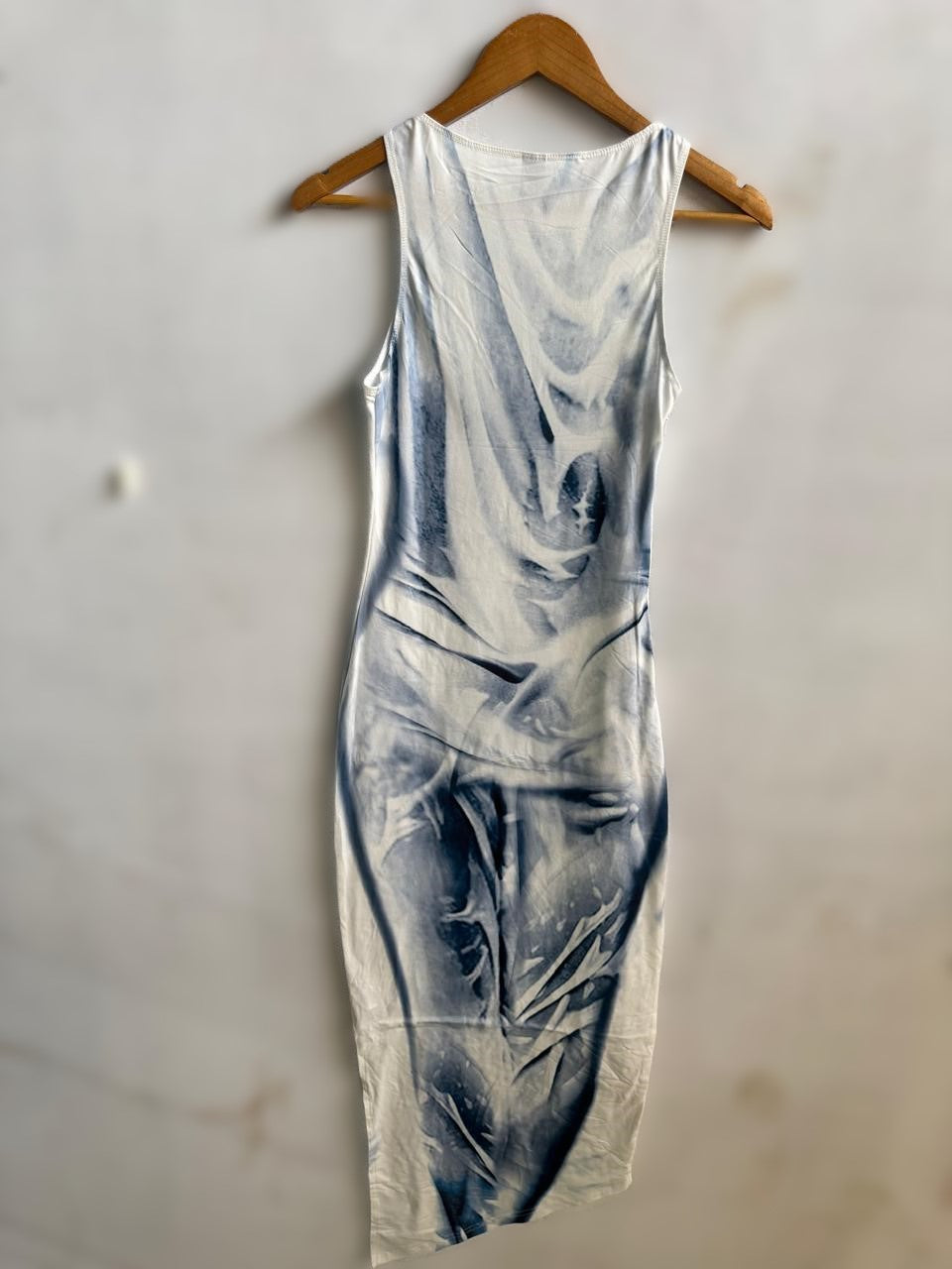 SHEIN|M|BUST 14|ICON BLUE AND WHITE BODY PRINT