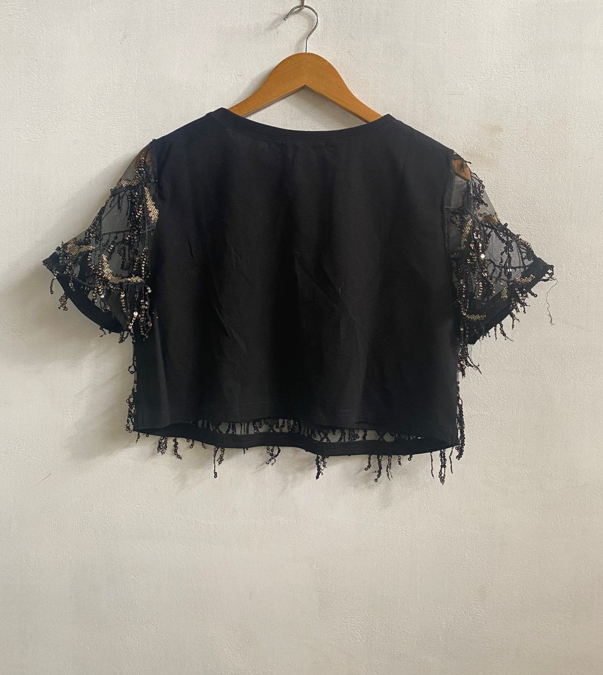 ALLEGRA|L|BUST 20| BLACK AND GOLD SEQUIN FRINGE CROP TOP