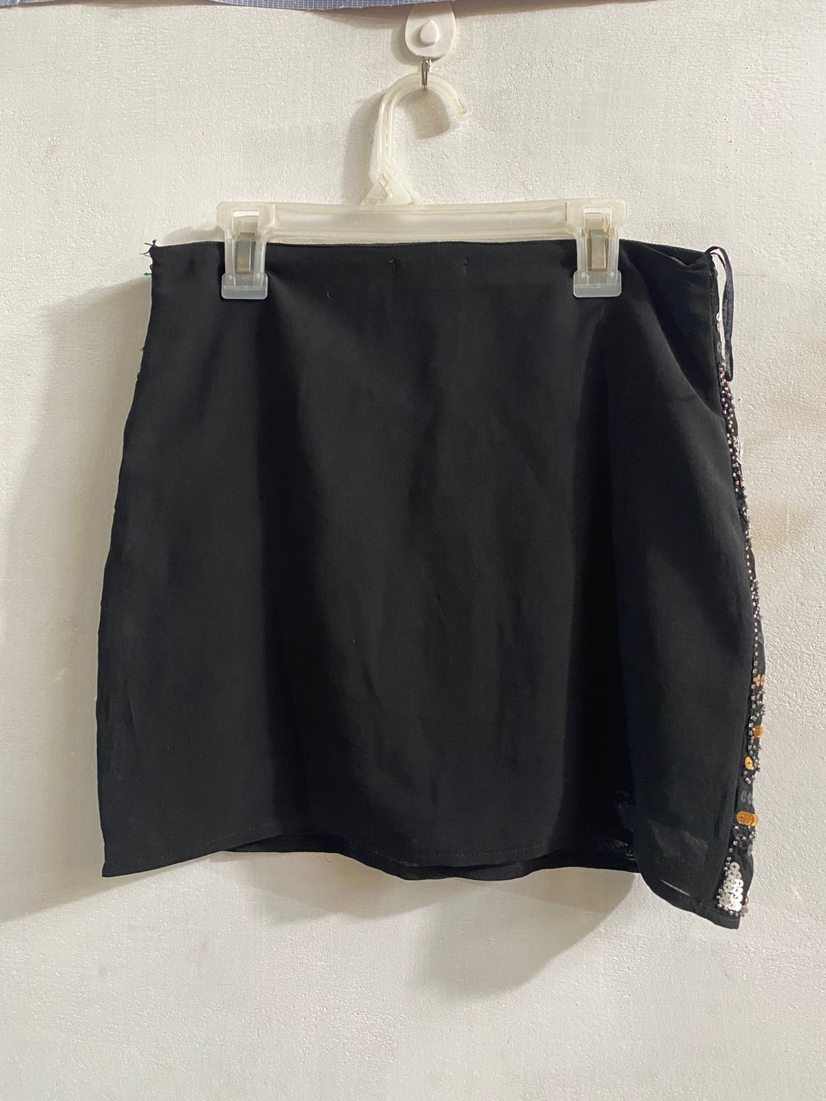 MAY & JULY|S|WAIST 28|BLACK AND GOLD SEQUIN MINI SKIRT