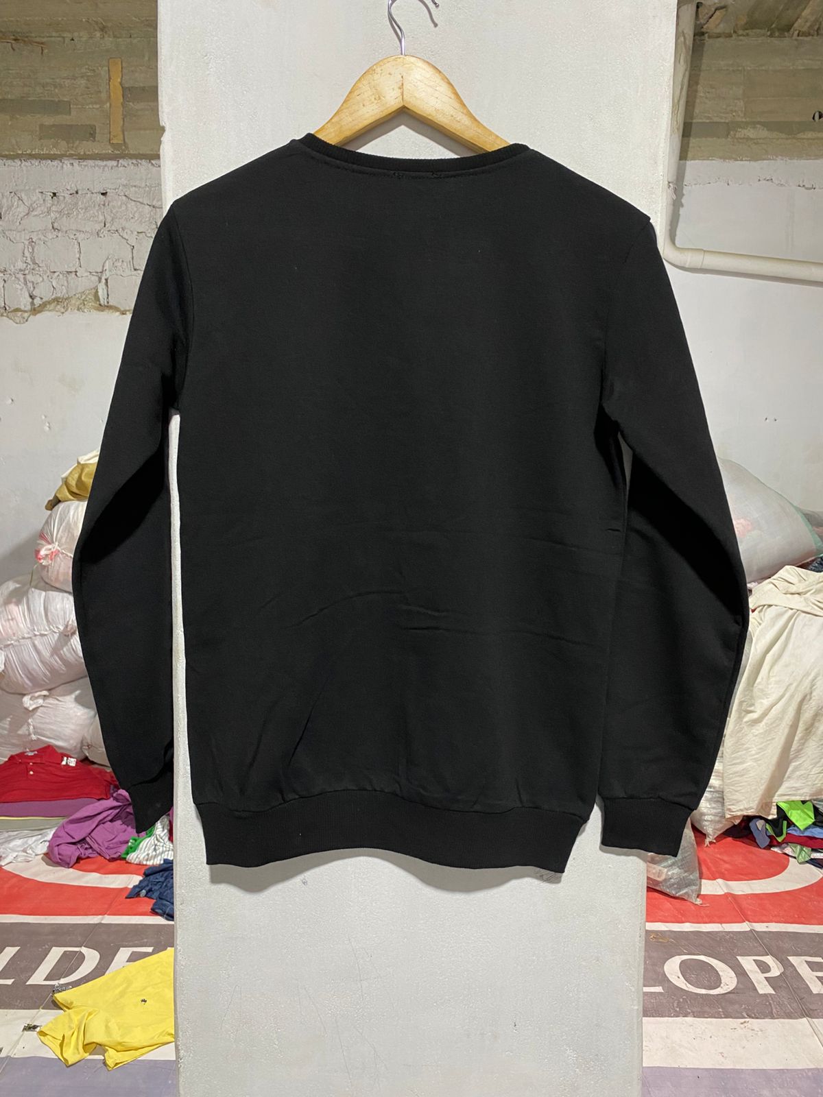 BOOHOO|M|BUST 19|Black Crewneck Sweatshirt With White Piping