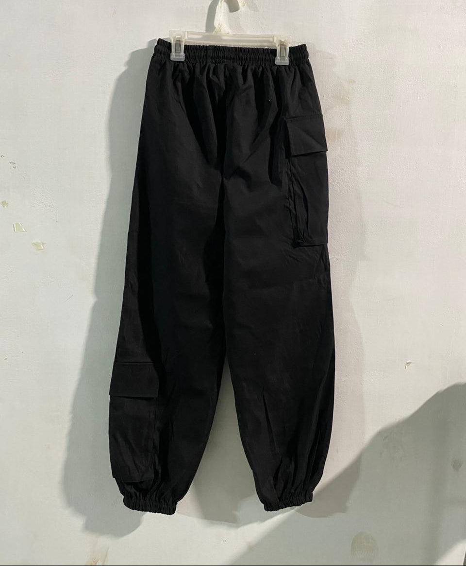 PRETTY LITTLE THING|XS/S|WAIST 24|BLACK DRAWSTRING CARGO JOGGERS