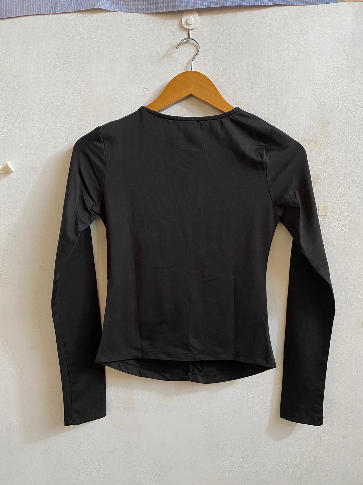 SELECT |S |BUST 14|BLACK RUCHED KEYHOLE LONG SLEEVE TOP