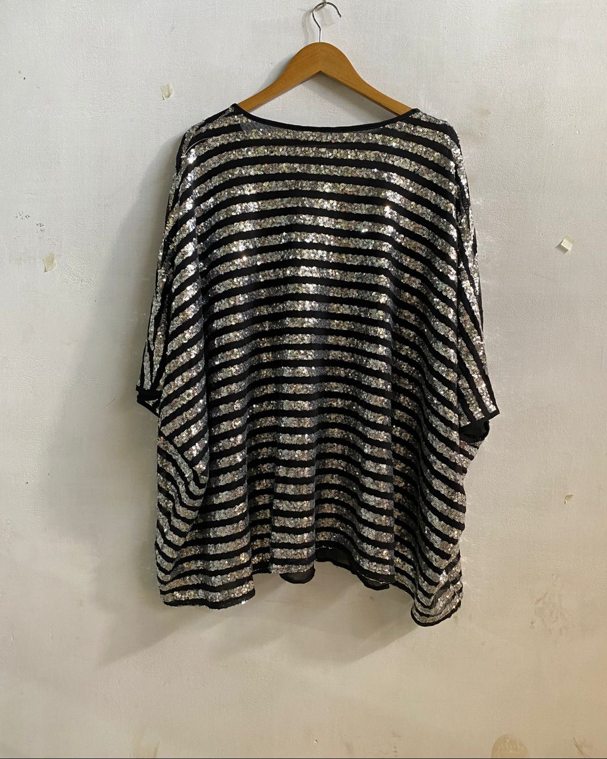 PLUS WEAR|FREE SIZE| BLACK AND SILVER SEQUINED STRIPED KAFTAN TOP