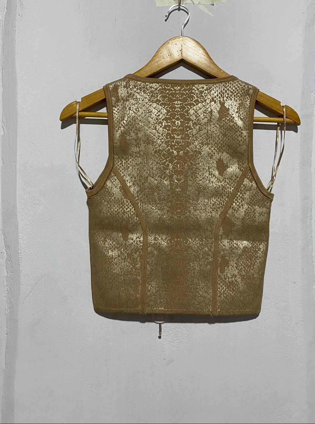 GUESS|S|BUST 13|MIRAGE METALLIC SNAKE FOIL CROP TOP