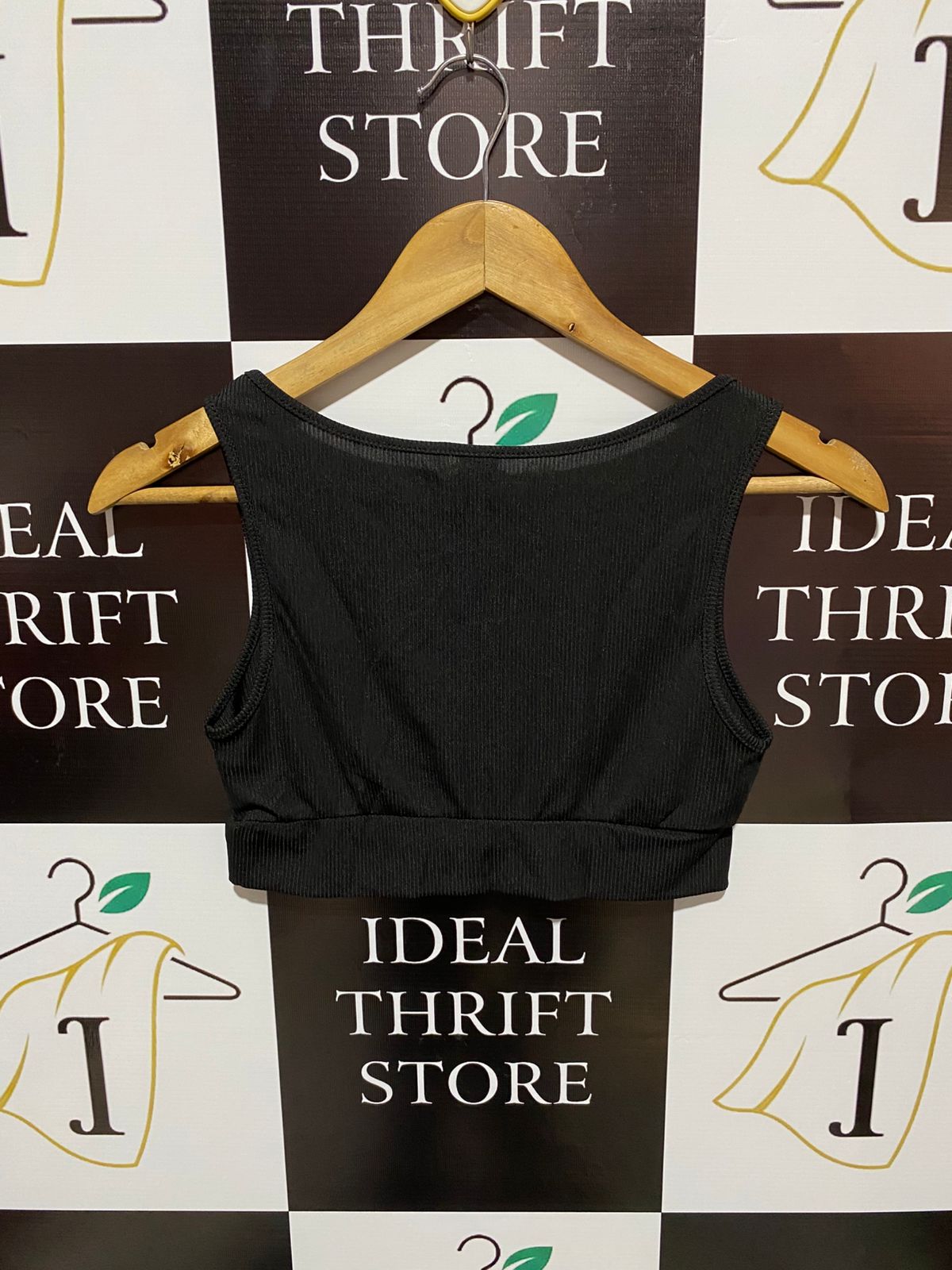 SHEIN |S|BUST| 12| Black Ribbed Scoop-Neck Crop Top