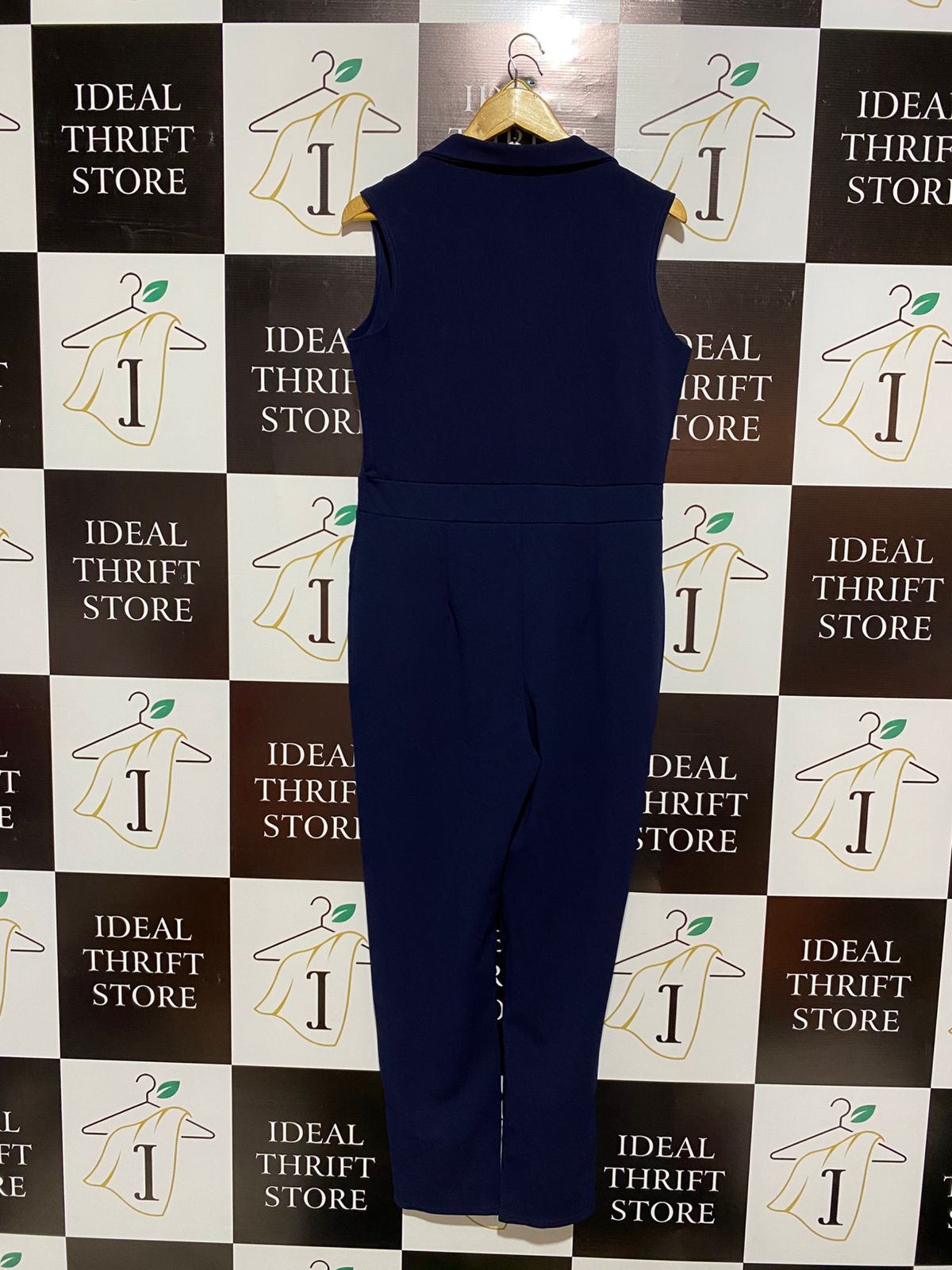 QUIZ|L|XL|BUST 19| Forever New Jacey Sleeveless Tux Jumpsuit