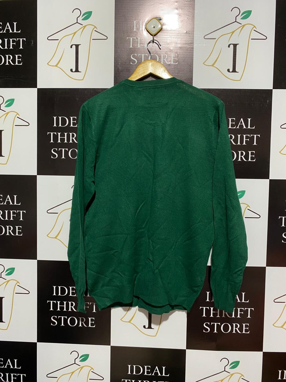 SOUL STAR|L|BUST 21| Christmas Sweater Featuring A Graphic