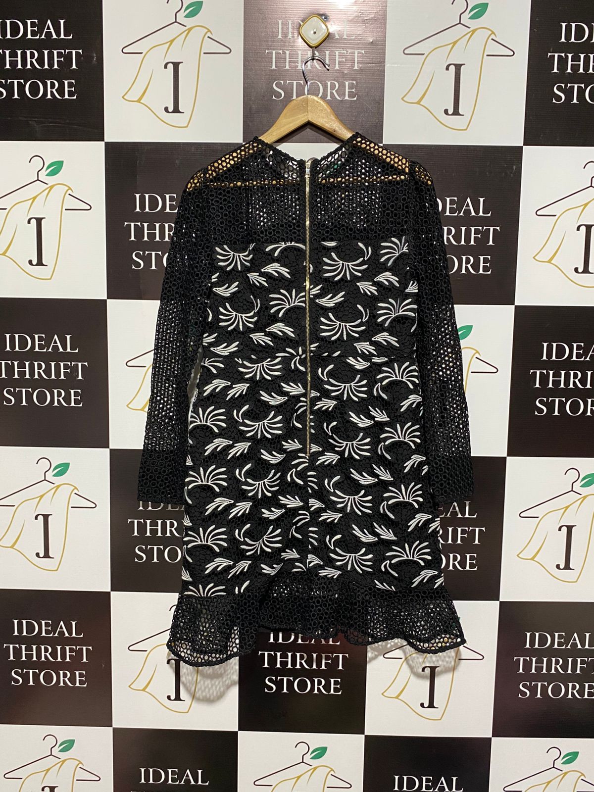 RIVER ISLAND |L| BUST 18| Divine Avenue Black & White Lace Cocktail Dress