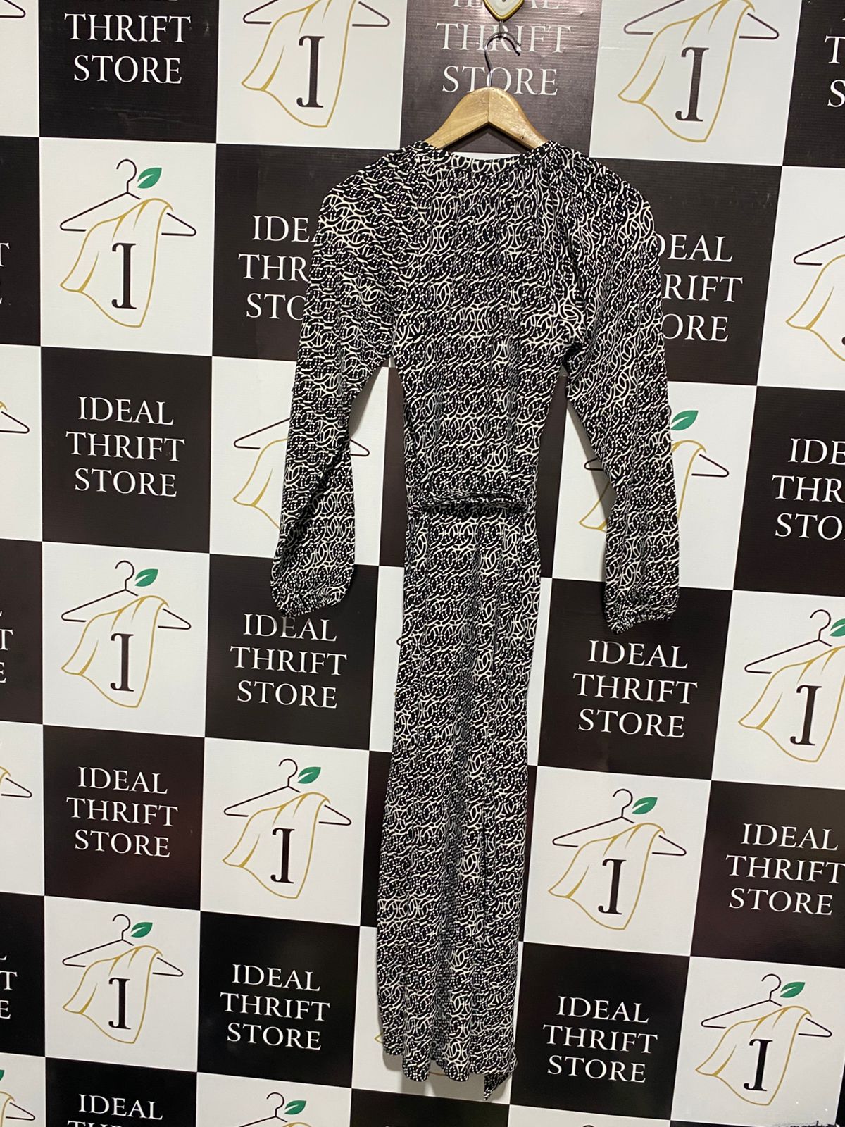 V BY VERY |S| BUST 17| Black and White Abstract or Wave Print Jumpsuit