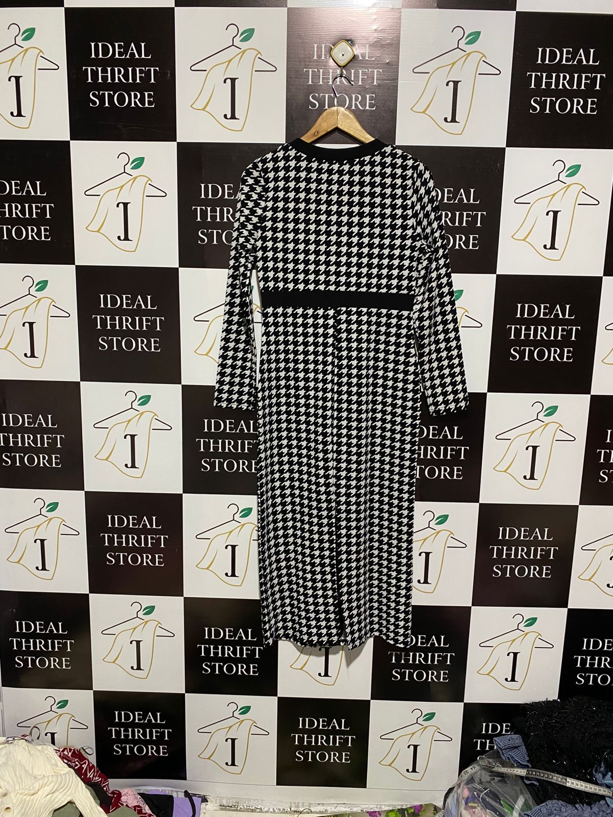 SHEIN |L| BUST 18| C3| Black and White Houndstooth Midi Dress