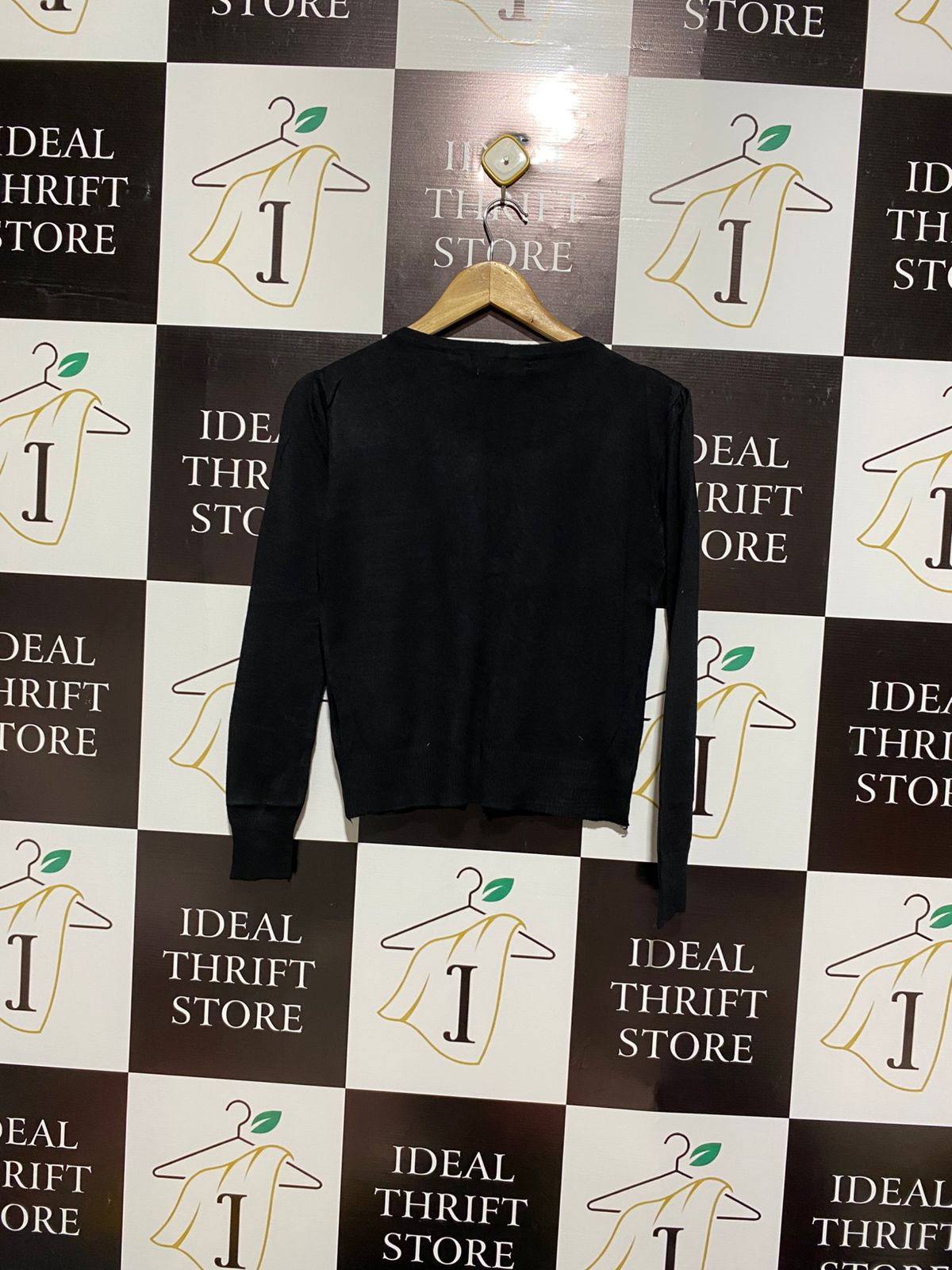 DAVIVA |M\L| BUST 17| black cardigan featuring rhinestone