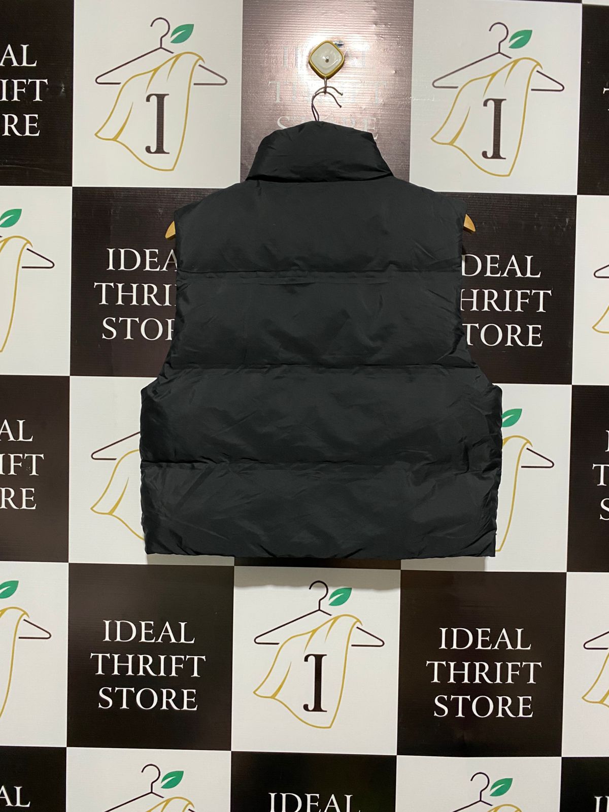 PRIMARK CARES |S| BUST 21| Black High-Collar Puffer Vest
