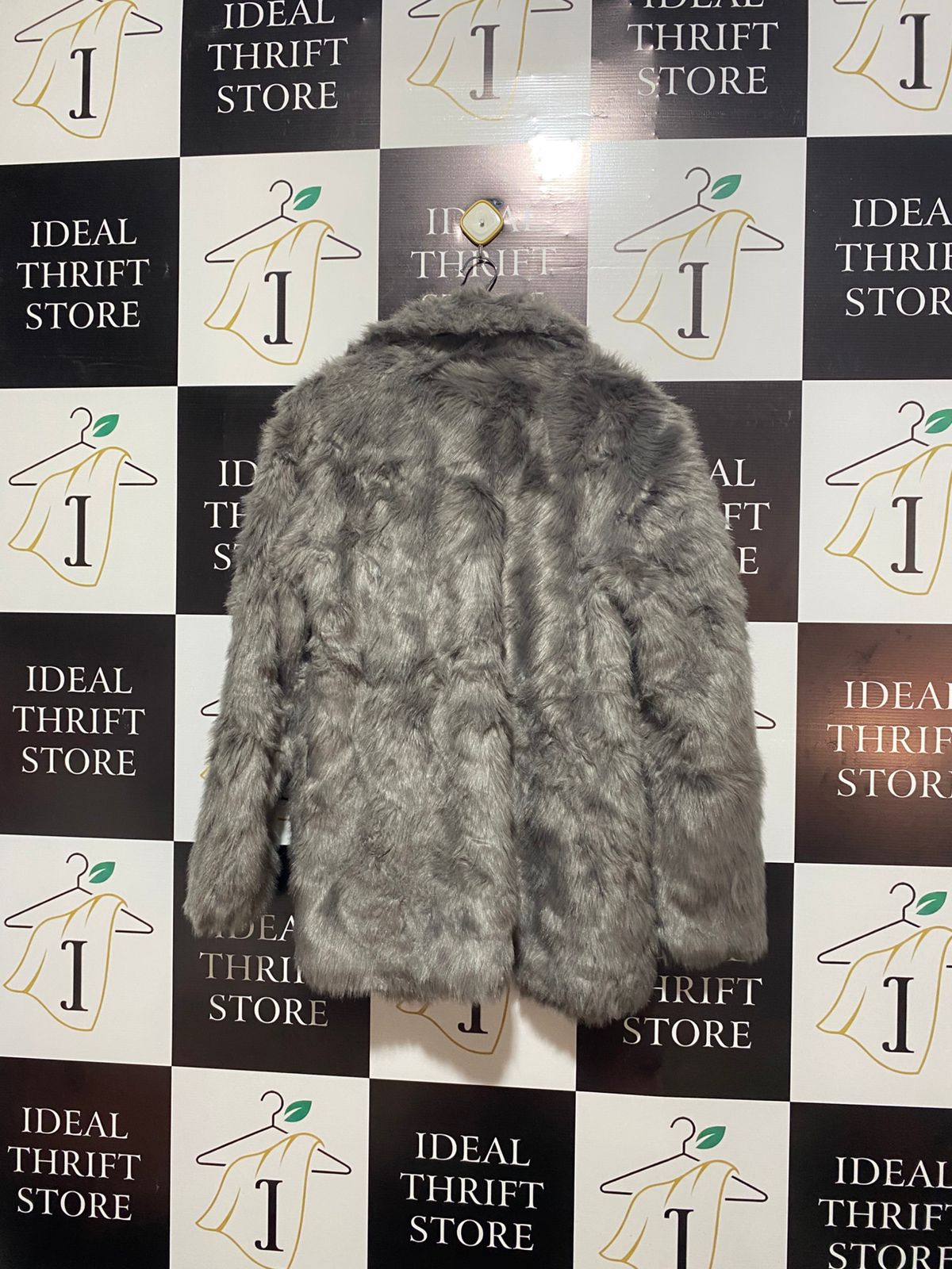 MISS GUIDED |M| BUST 21 | Grey Faux Fur Jacket