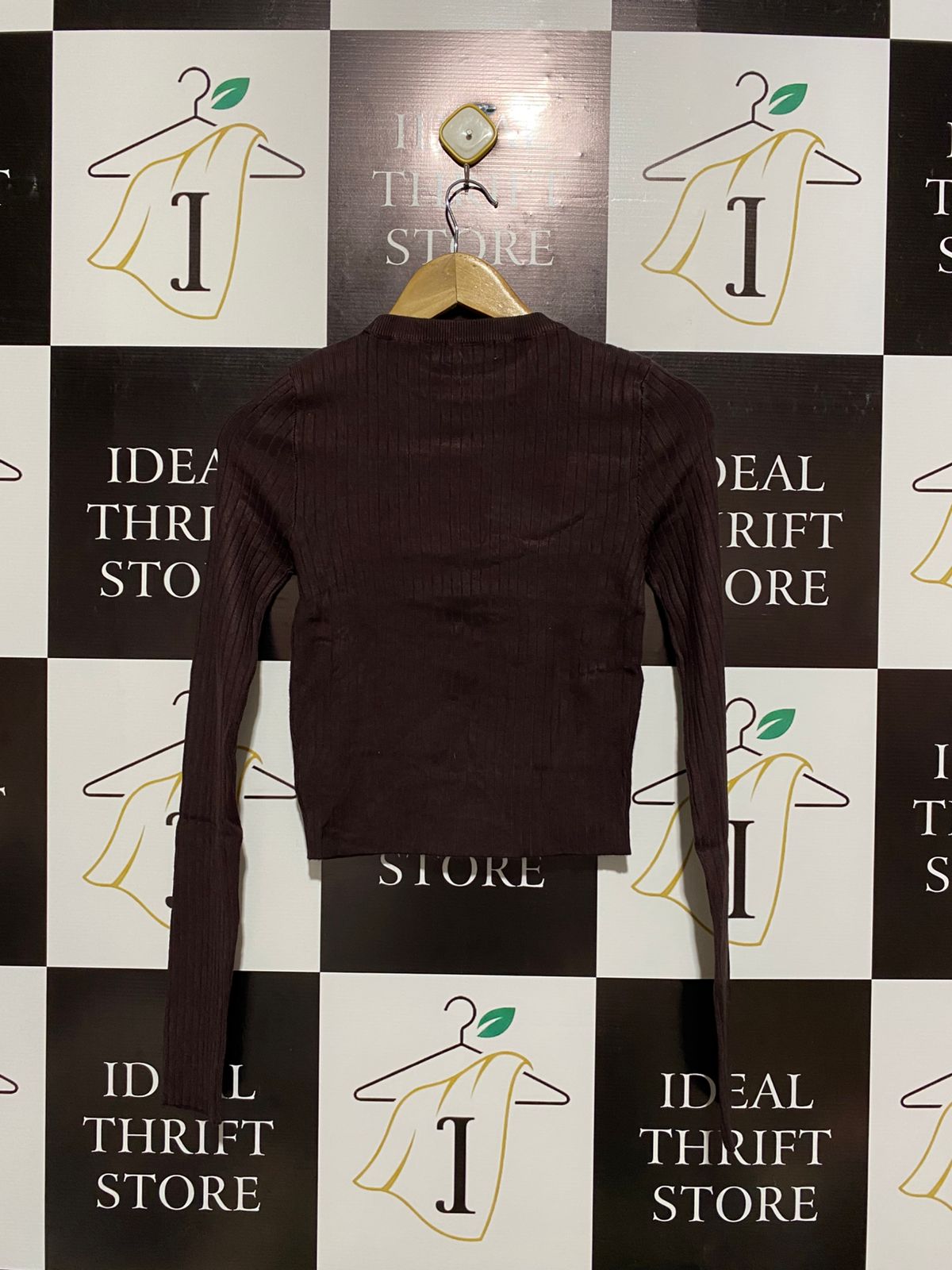 GLASSONS |M| BUST 14| Fitted Cropped Long-Sleeve Ribbed Top in a Deep Chocolate Brown