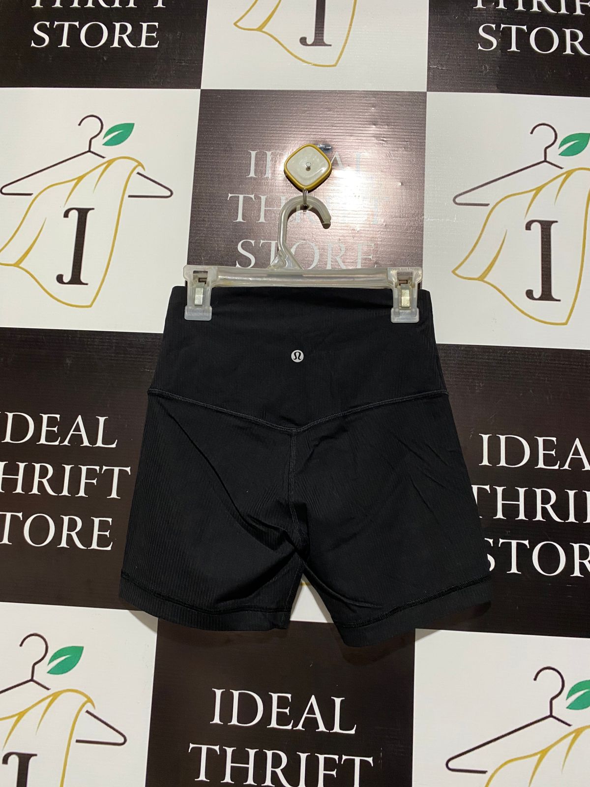 LULULEMON |XS| WAIST 22| High-Waisted Ribbed Shorts