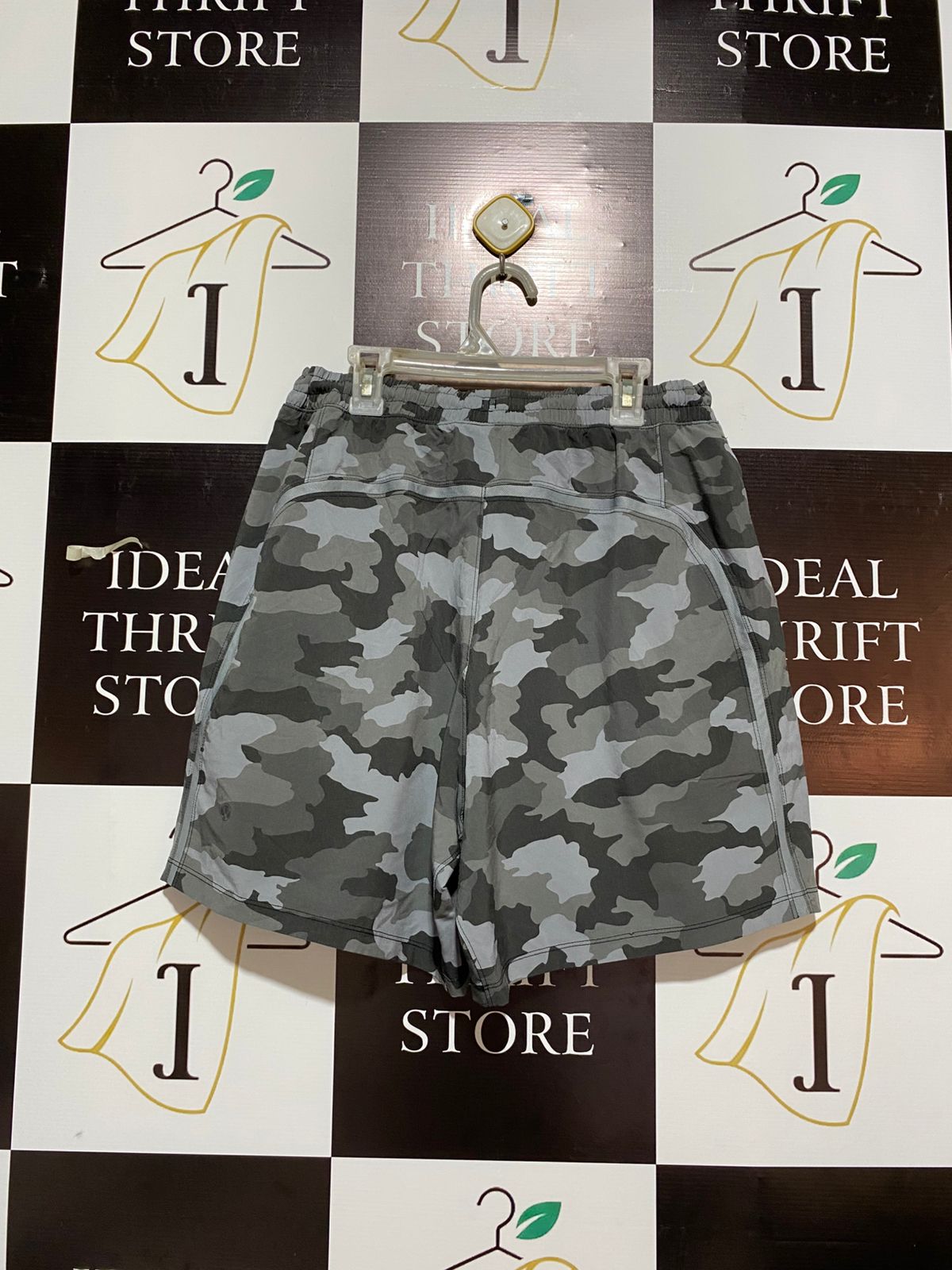 LULULEMON |M| WAIST 28| Grey Camouflage Athletic Shorts
