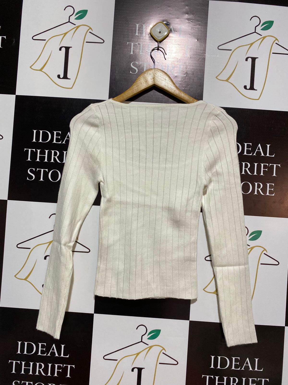 WINNIE & CO |XS| BUST 11| White Ribbed Long-Sleeve Top with a Unique Twist-Front