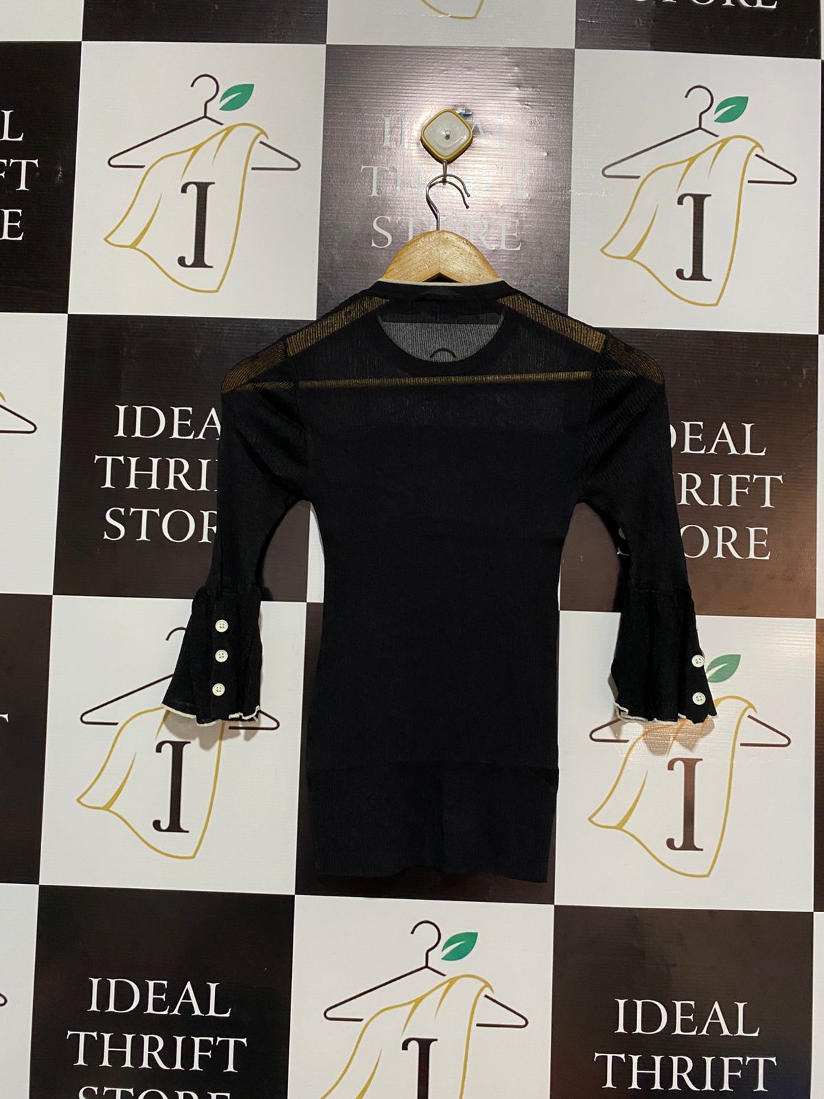 CUE |S| BUST 11| Black Sheer-Sleeved Ribbed-Knit Top