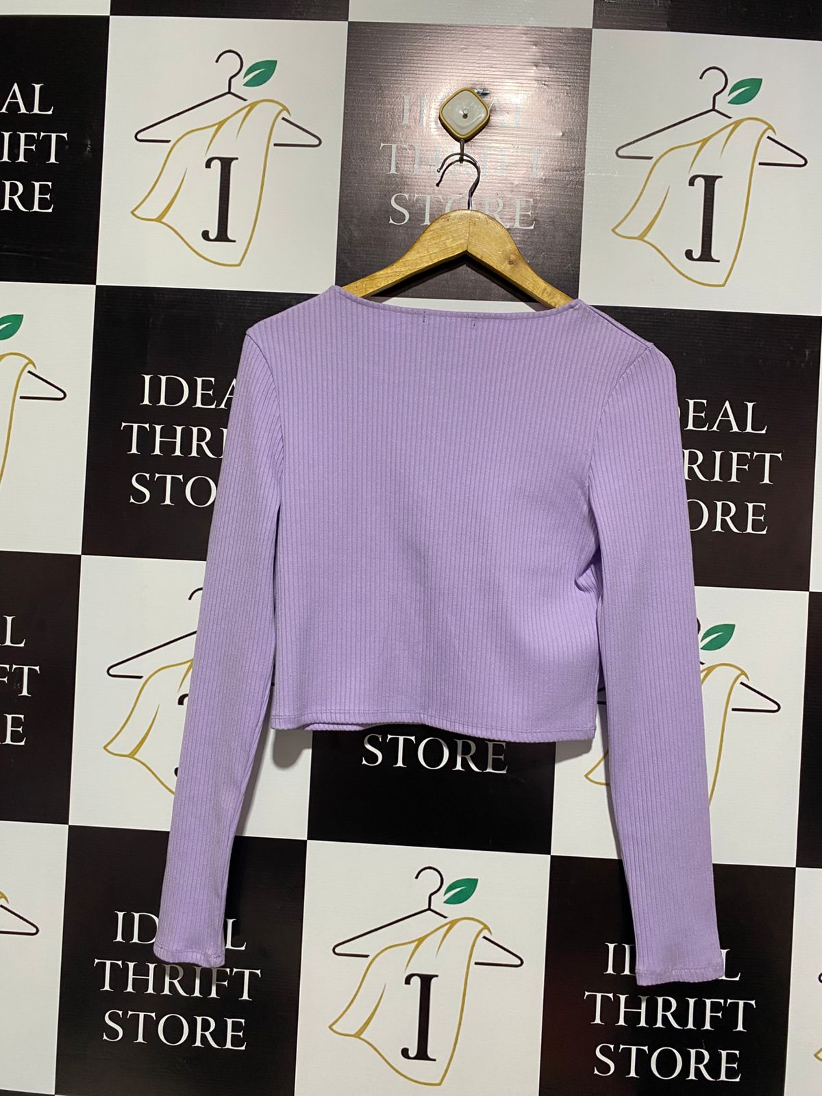 SPORTSGIRL |L| BUST 16| Purple or Lilac Ribbed Long-Sleeve Crop Top/Cardigan