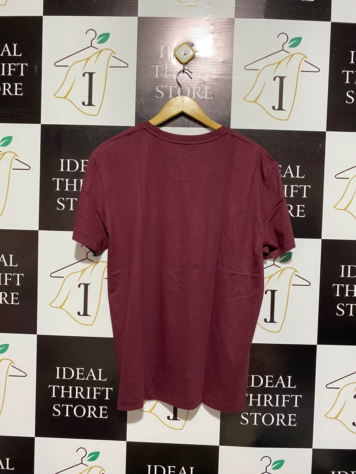 CALVIN KLEIN |L| BUST 22|C1| Crewneck T-Shirt in a Maroon or Burgundy Color