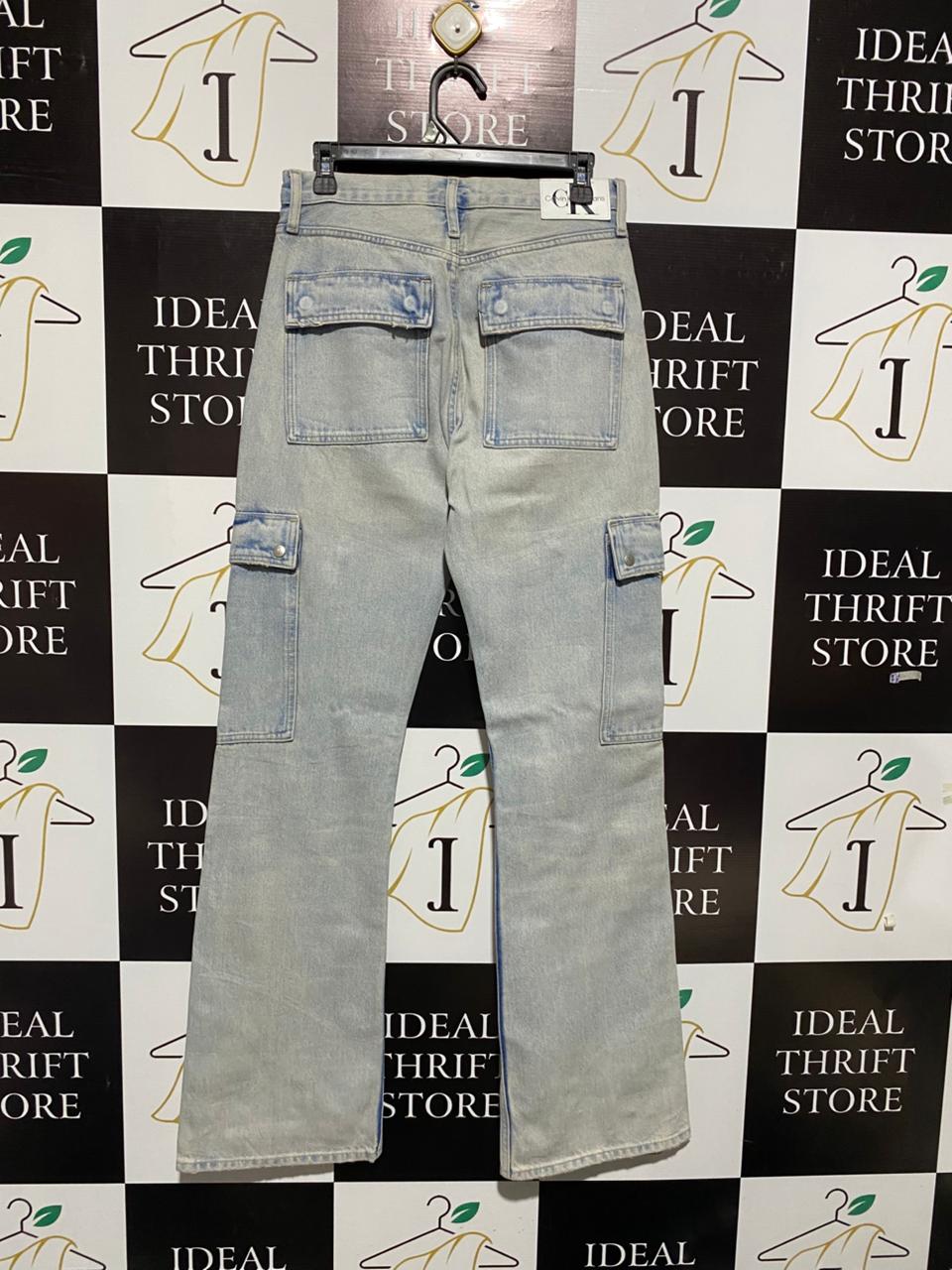 CALVIN KLEIN |L| WAIST 30| B6| Light-Wash Flared Denim Cargo Pants