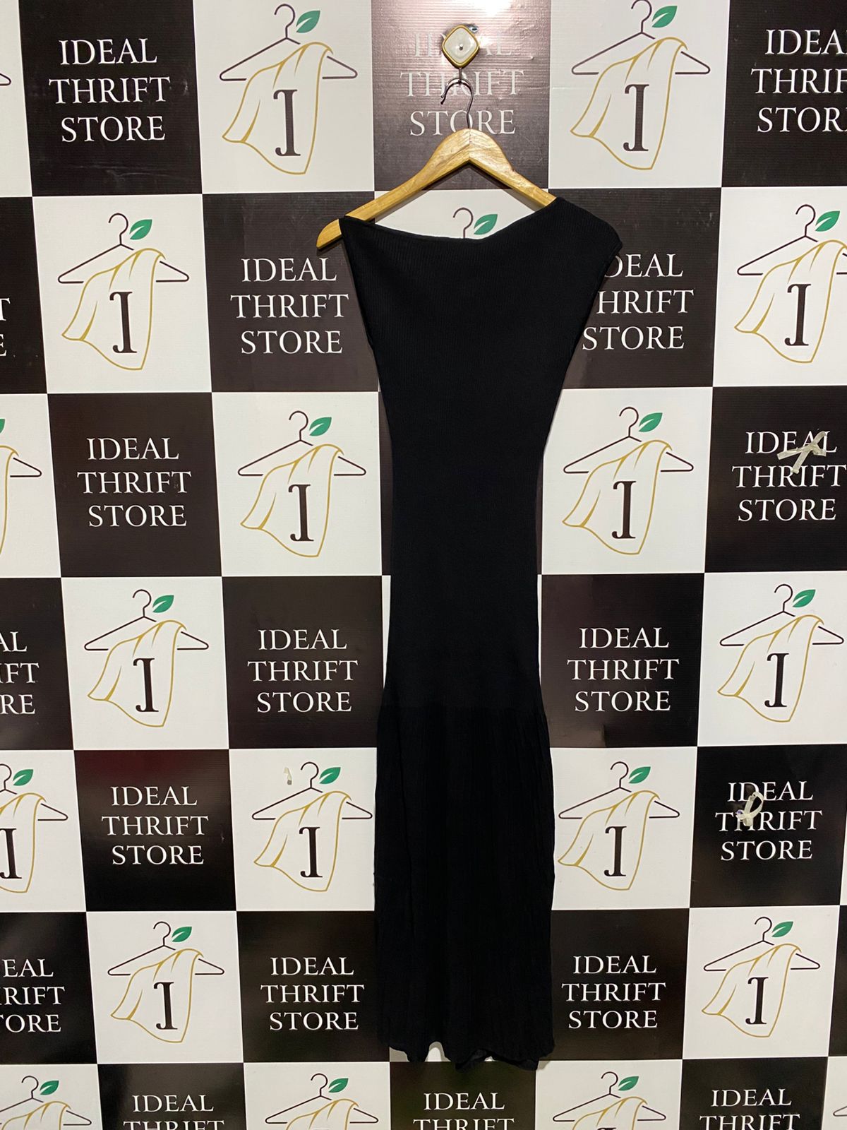 4TH RECKLESS |M| BUST 12| Black Sleeveless Ribbed Midi Dress
